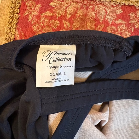 2 Girl black leotard Capezio size 6-8 - Picture 4 of 4